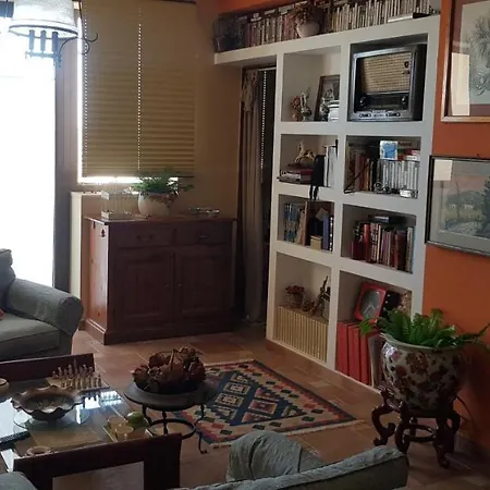 La Casa Di Enza Apartment *